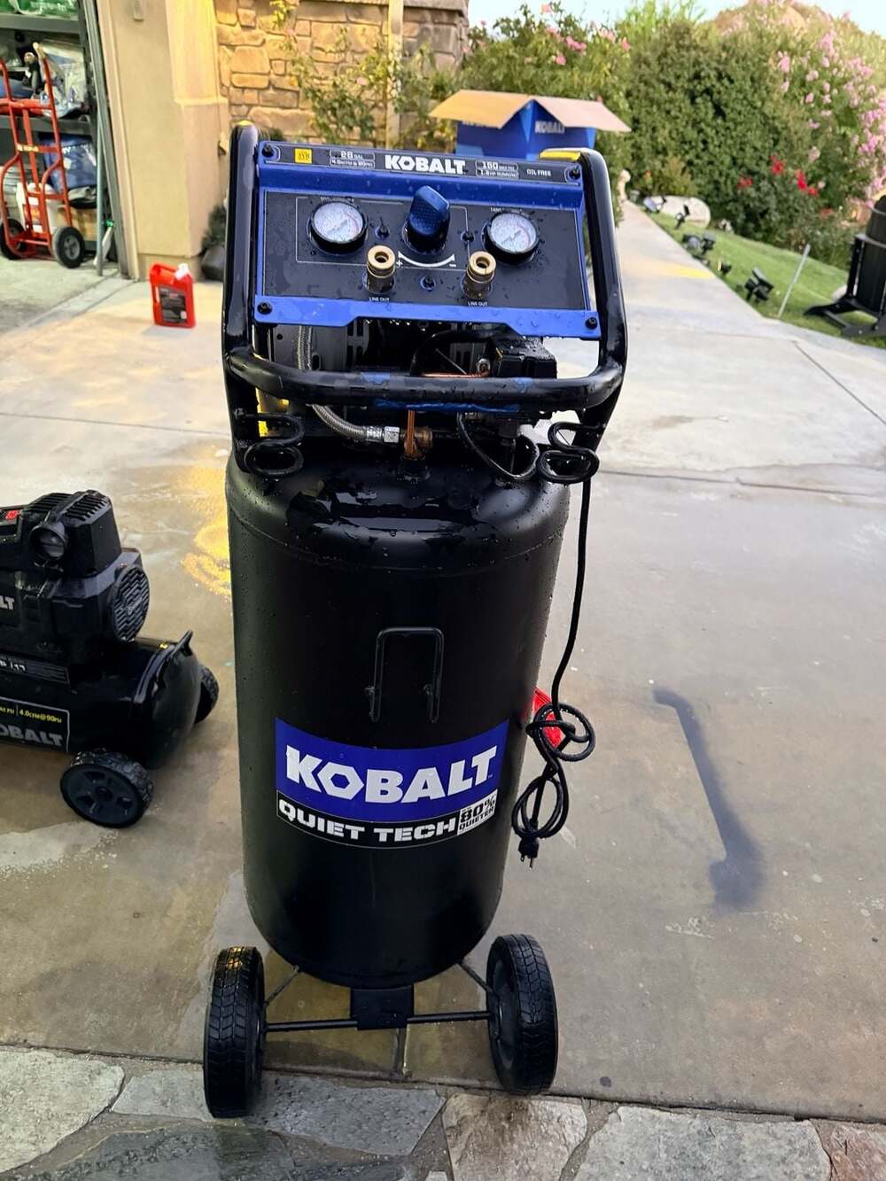 Kobalt Quiet Tech 26-Gallon 150-PSI Portable Vertical Air Compressor